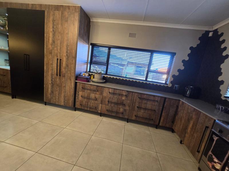 4 Bedroom Property for Sale in Edelweiss Gauteng