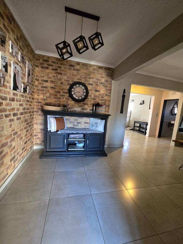 4 Bedroom Property for Sale in Edelweiss Gauteng