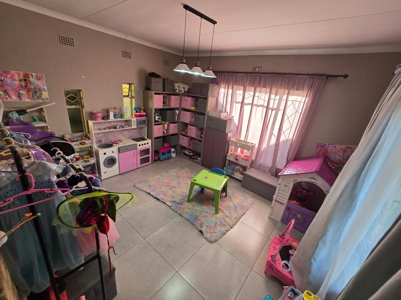 4 Bedroom Property for Sale in Edelweiss Gauteng