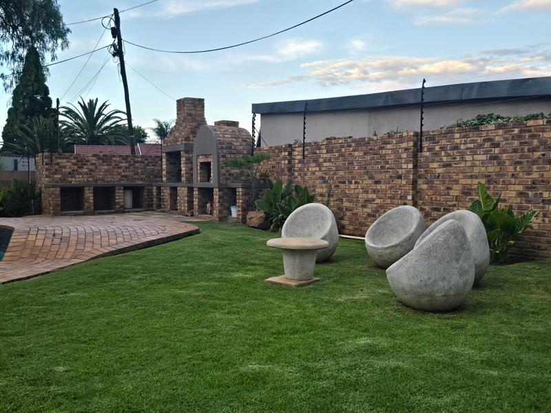 4 Bedroom Property for Sale in Edelweiss Gauteng