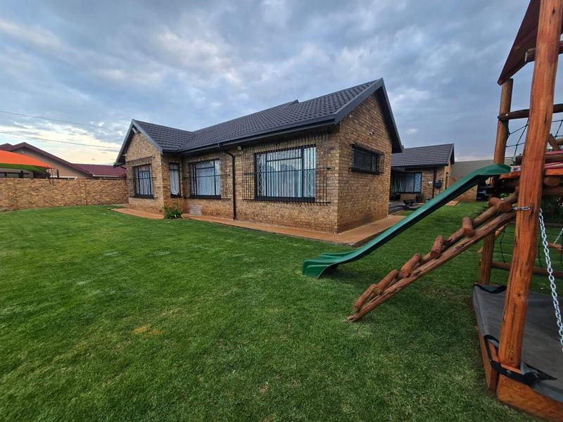 4 Bedroom Property for Sale in Edelweiss Gauteng