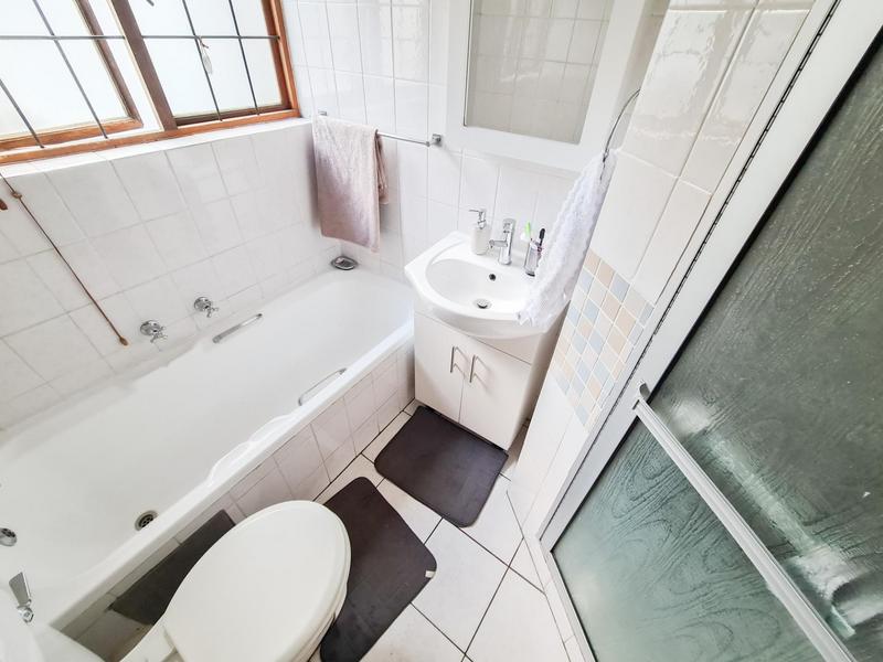 1 Bedroom Property for Sale in Morningside Gauteng