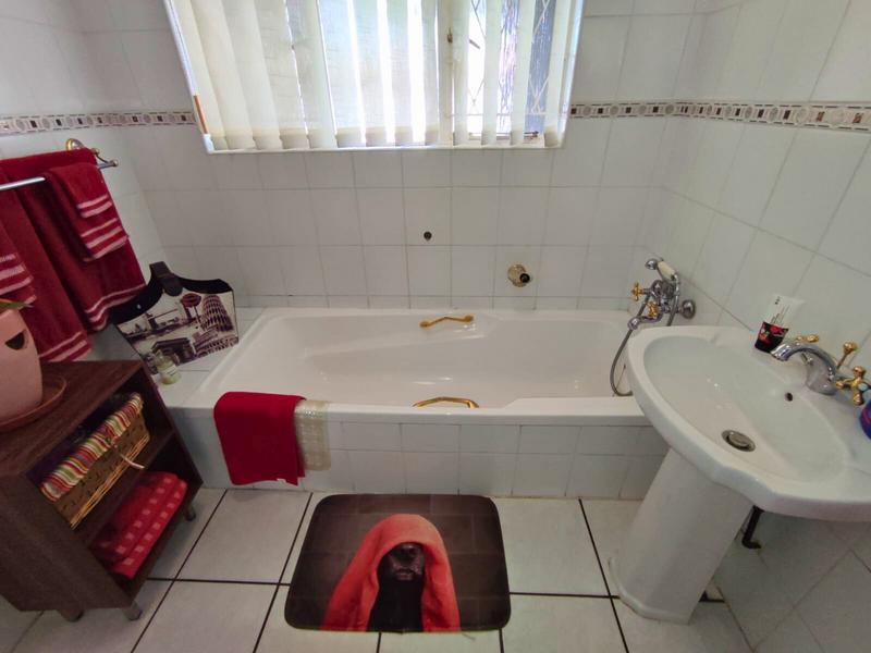 3 Bedroom Property for Sale in Van Riebeeck Park Gauteng