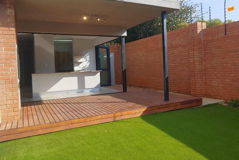 To Let 3 Bedroom Property for Rent in Ashlea Gardens Gauteng