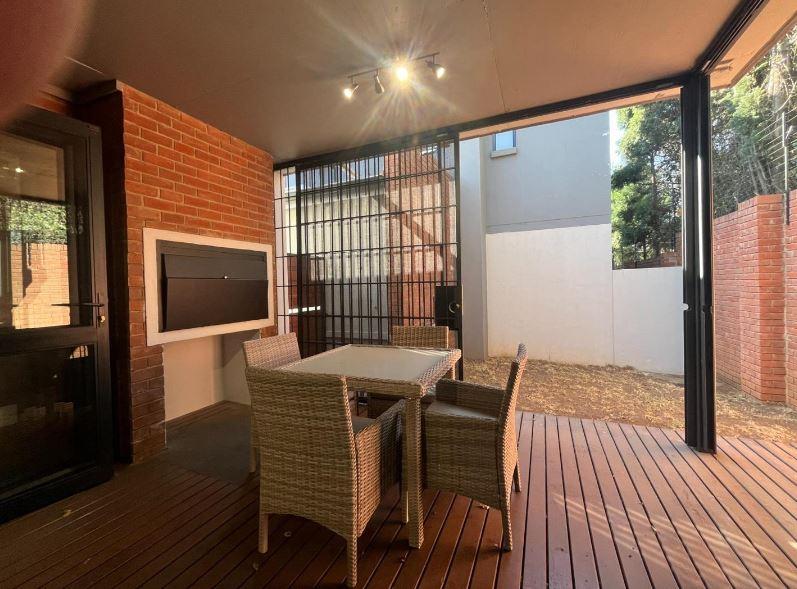 To Let 3 Bedroom Property for Rent in Ashlea Gardens Gauteng