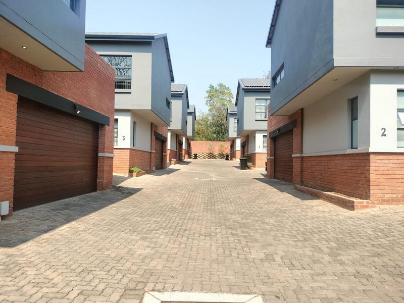 To Let 3 Bedroom Property for Rent in Ashlea Gardens Gauteng