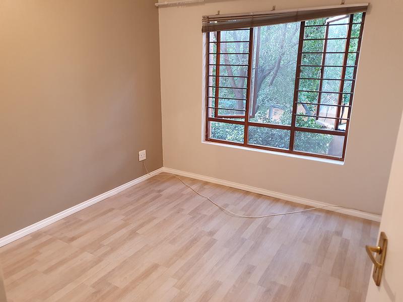 To Let 1 Bedroom Property for Rent in Douglasdale Gauteng