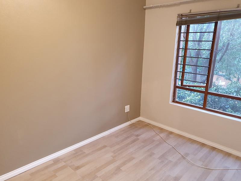 To Let 1 Bedroom Property for Rent in Douglasdale Gauteng