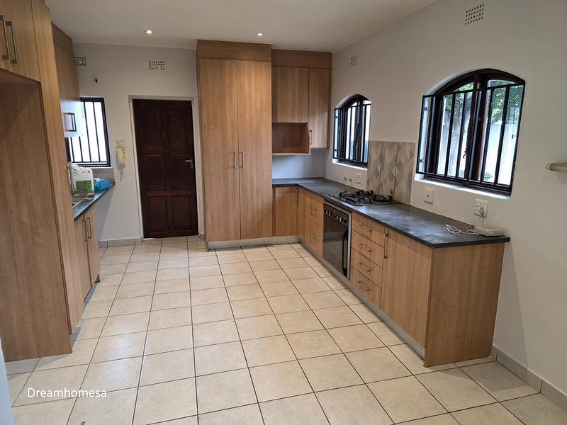 To Let 5 Bedroom Property for Rent in Parkmore Gauteng