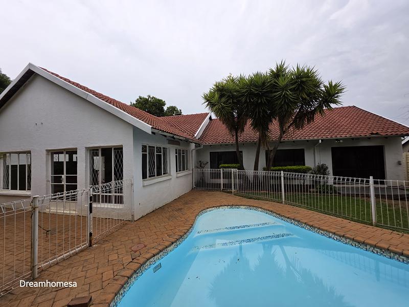 To Let 5 Bedroom Property for Rent in Parkmore Gauteng