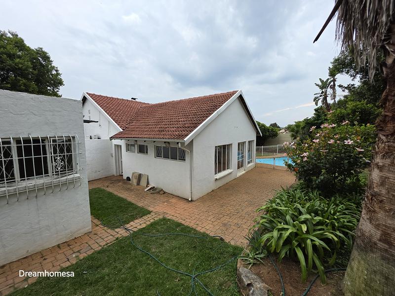 To Let 5 Bedroom Property for Rent in Parkmore Gauteng