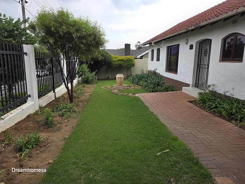 To Let 5 Bedroom Property for Rent in Parkmore Gauteng