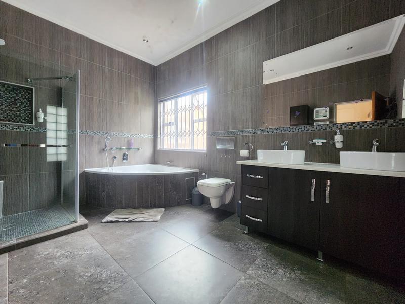 3 Bedroom Property for Sale in Brackenhurst Gauteng