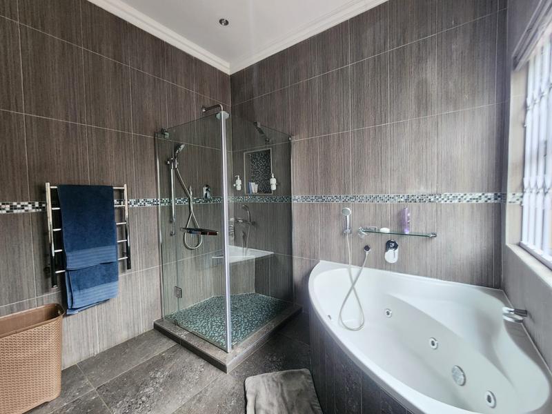 3 Bedroom Property for Sale in Brackenhurst Gauteng