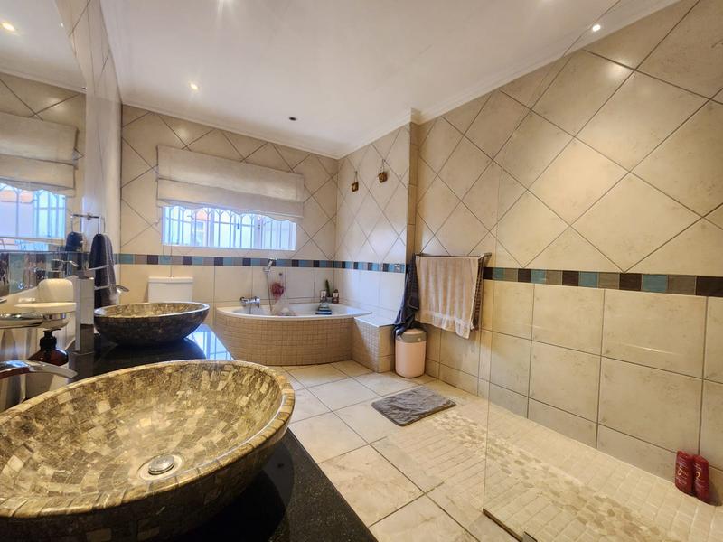 3 Bedroom Property for Sale in Brackenhurst Gauteng