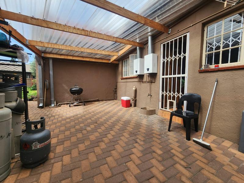 3 Bedroom Property for Sale in Brackenhurst Gauteng