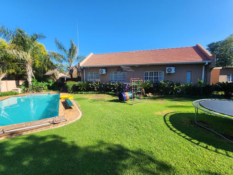 3 Bedroom Property for Sale in Brackenhurst Gauteng