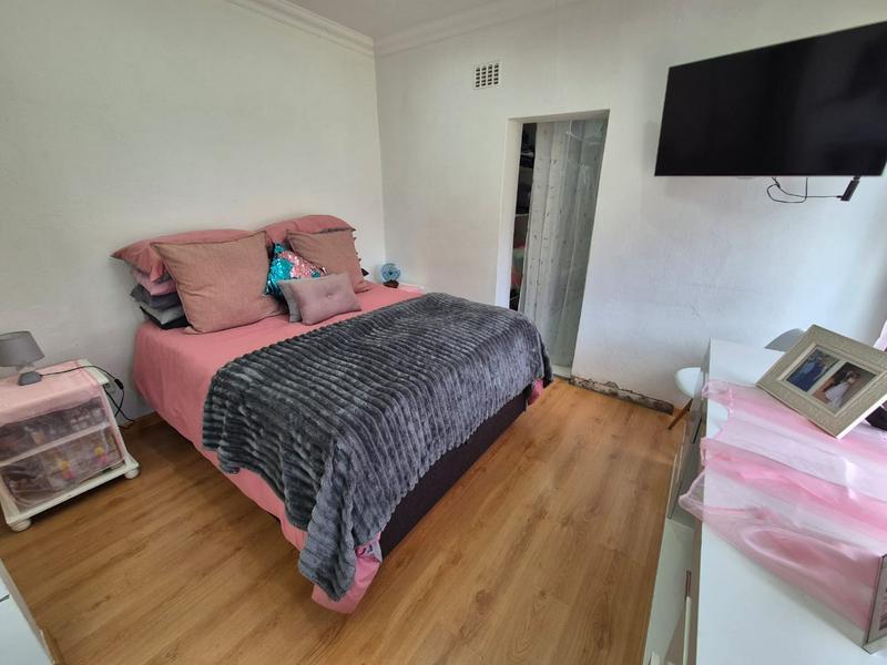 4 Bedroom Property for Sale in General Albertspark Gauteng