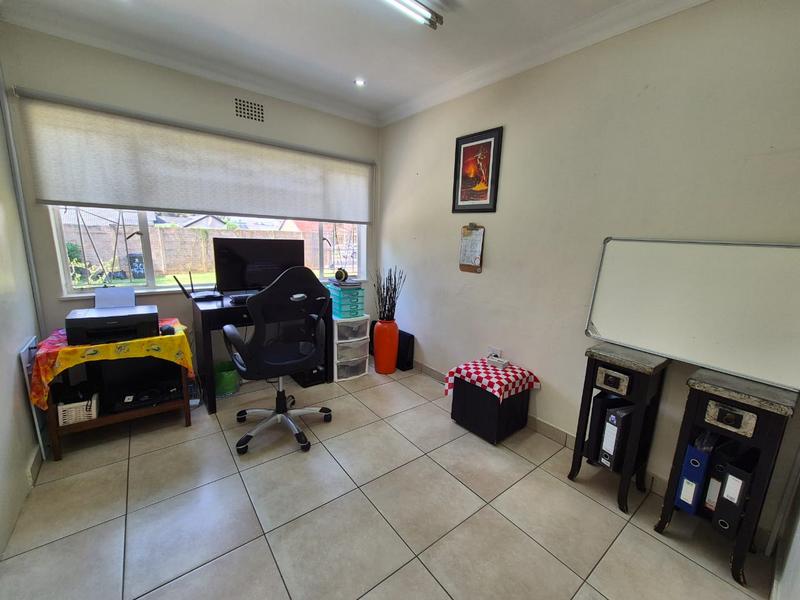 4 Bedroom Property for Sale in General Albertspark Gauteng