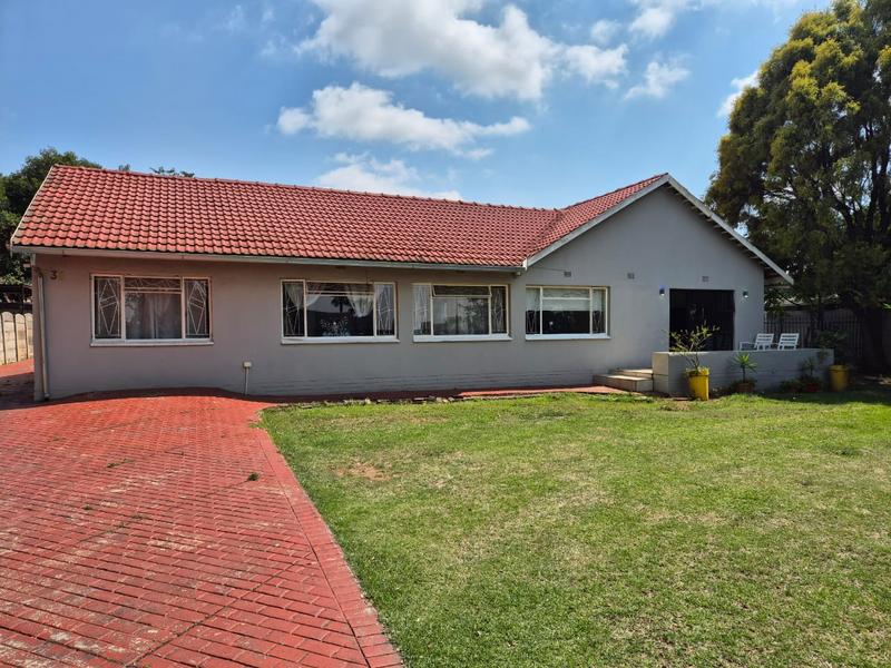 4 Bedroom Property for Sale in General Albertspark Gauteng