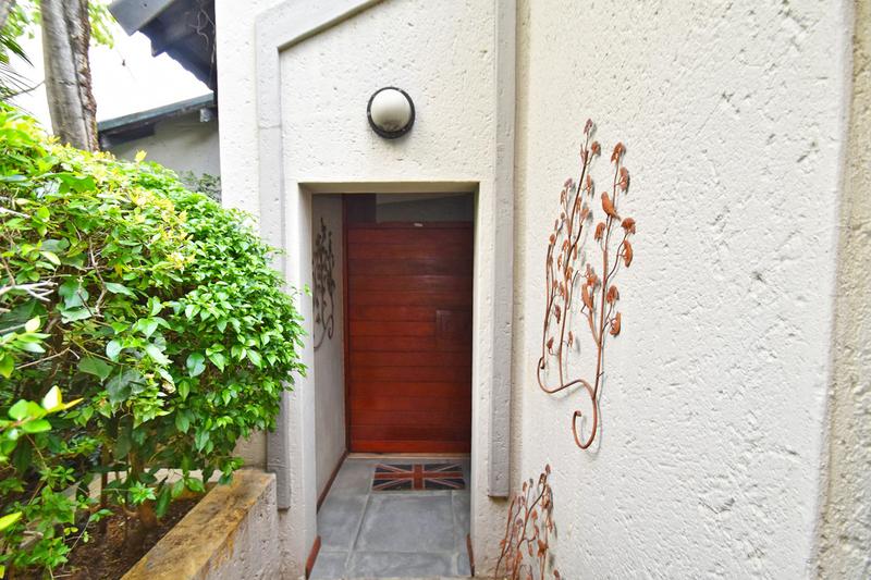 4 Bedroom Property for Sale in Benmore Gardens Gauteng