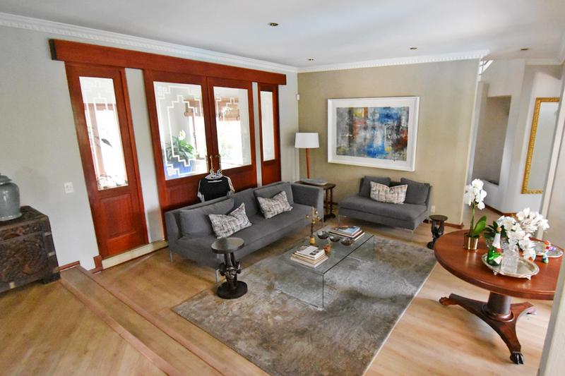 4 Bedroom Property for Sale in Benmore Gardens Gauteng