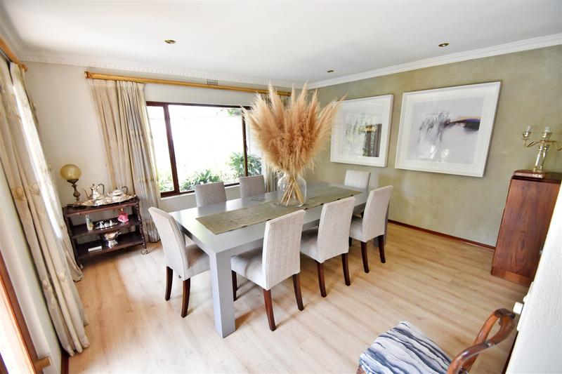 4 Bedroom Property for Sale in Benmore Gardens Gauteng