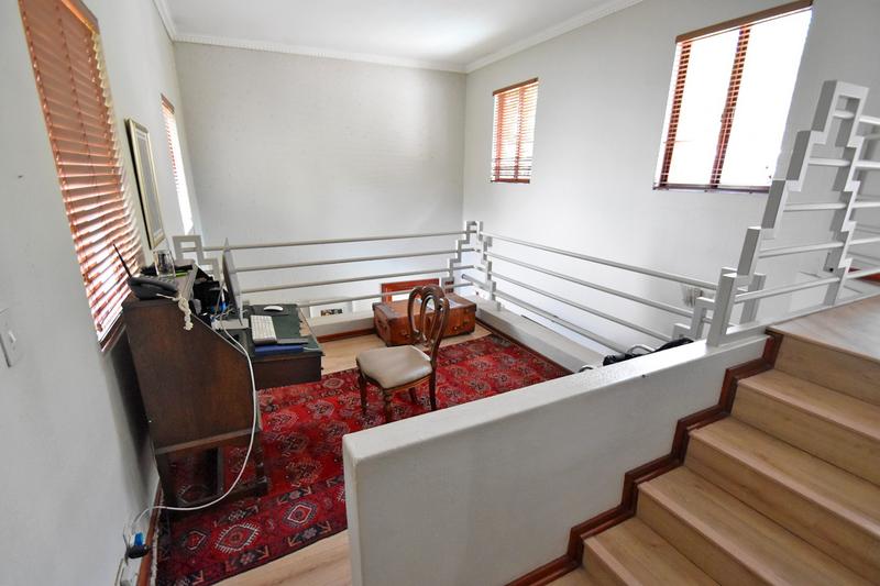 4 Bedroom Property for Sale in Benmore Gardens Gauteng