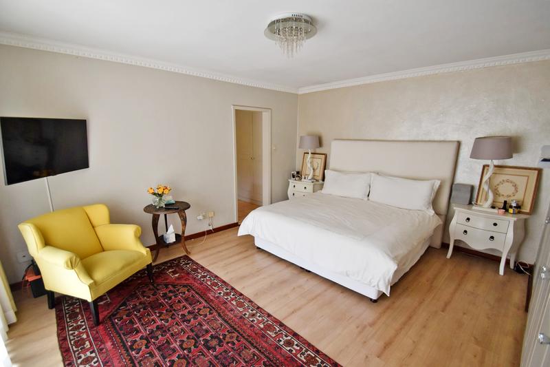 4 Bedroom Property for Sale in Benmore Gardens Gauteng