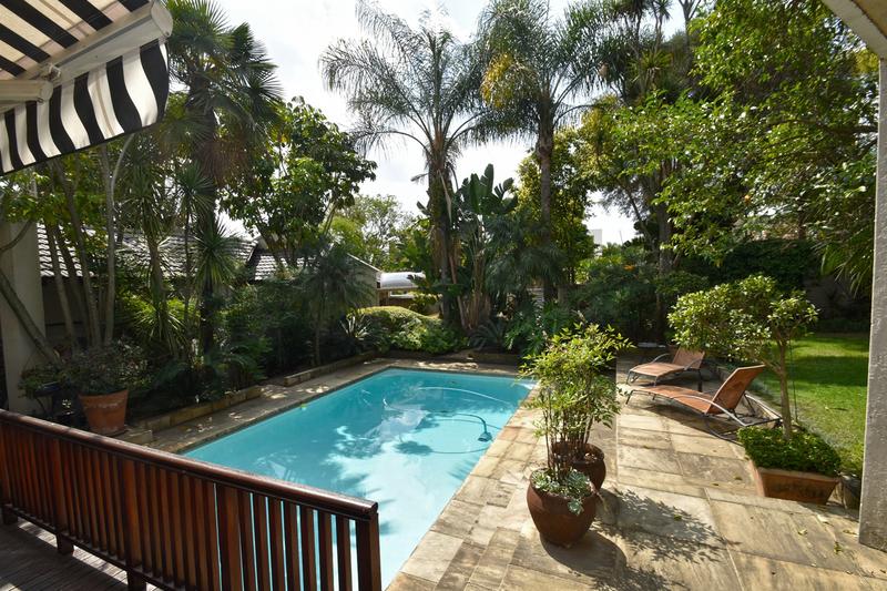 4 Bedroom Property for Sale in Benmore Gardens Gauteng