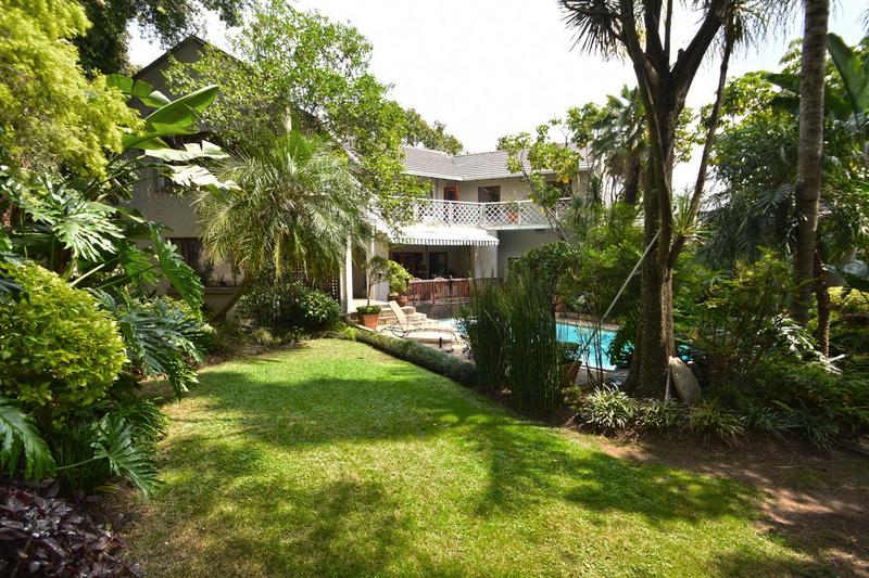 4 Bedroom Property for Sale in Benmore Gardens Gauteng