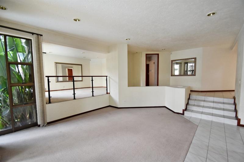 4 Bedroom Property for Sale in Benmore Gardens Gauteng