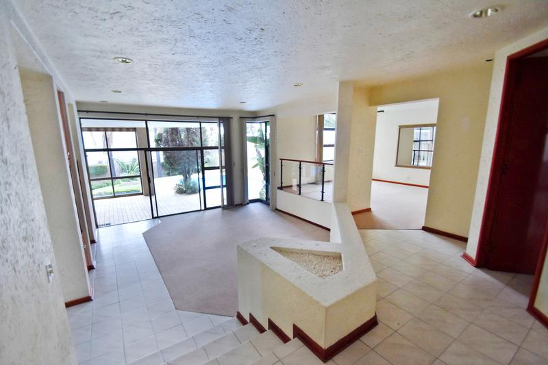 4 Bedroom Property for Sale in Benmore Gardens Gauteng