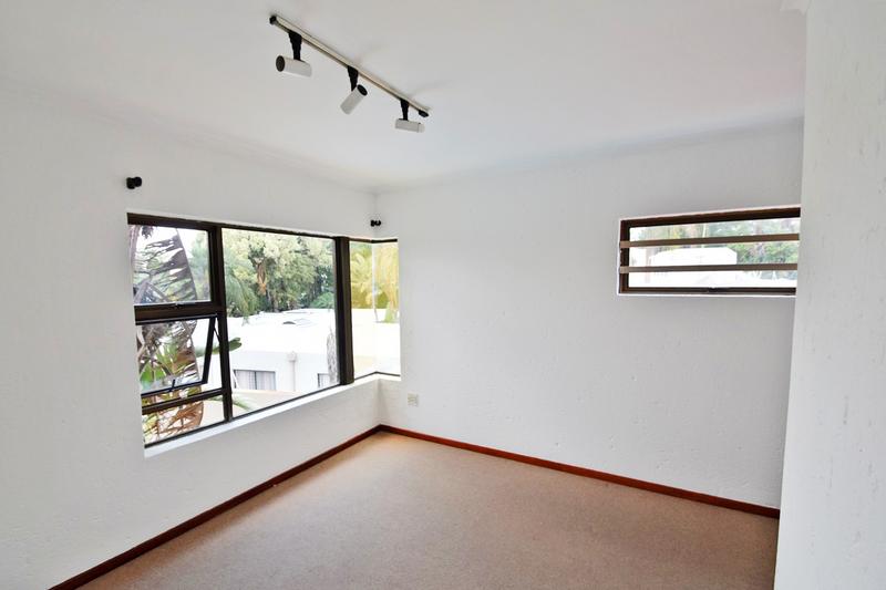 4 Bedroom Property for Sale in Benmore Gardens Gauteng