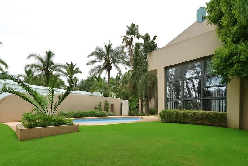 4 Bedroom Property for Sale in Benmore Gardens Gauteng