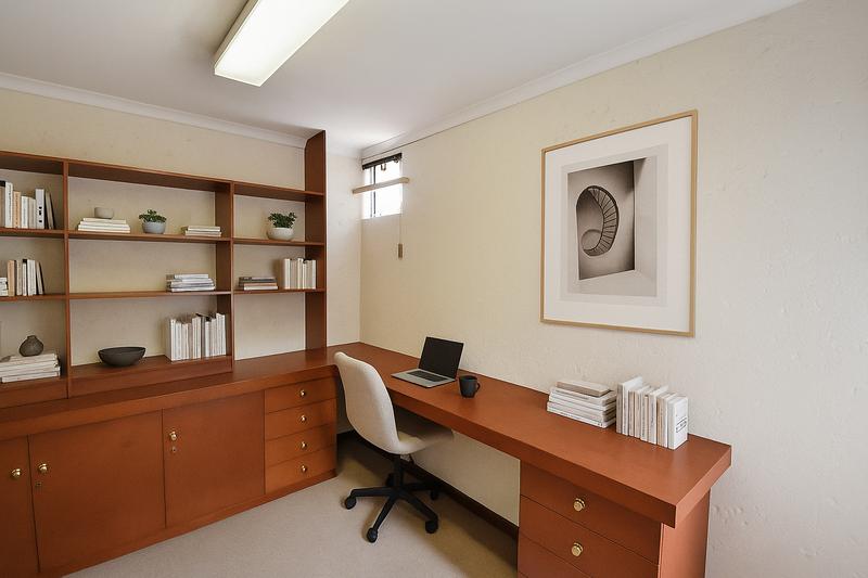 4 Bedroom Property for Sale in Benmore Gardens Gauteng