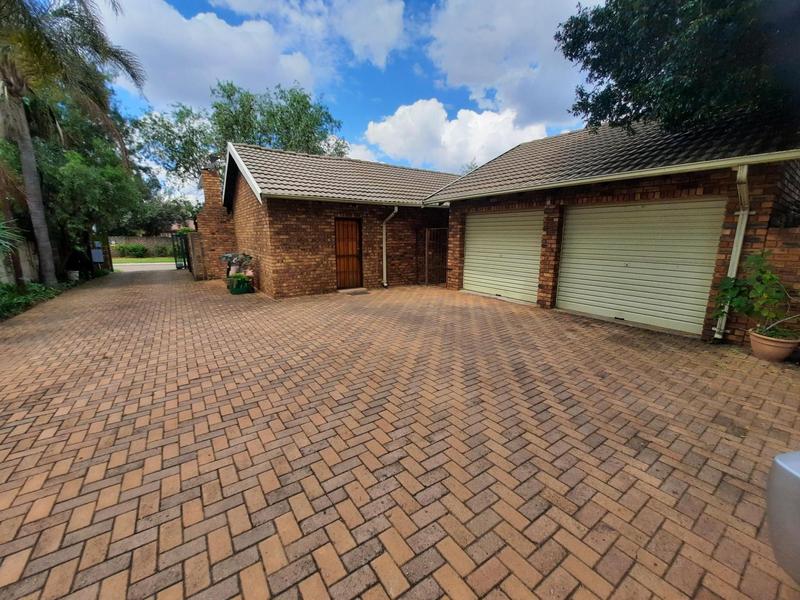 To Let 3 Bedroom Property for Rent in Erasmuskloof Gauteng
