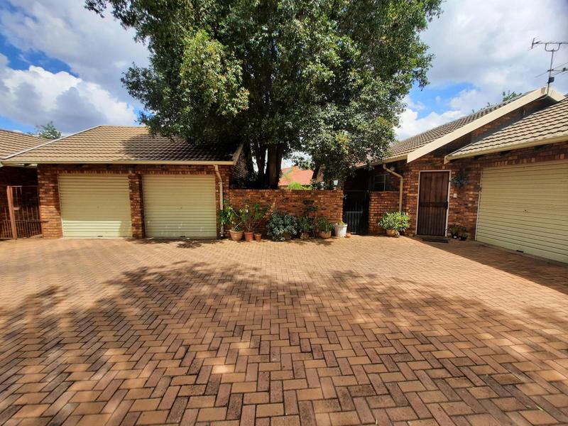 To Let 3 Bedroom Property for Rent in Erasmuskloof Gauteng