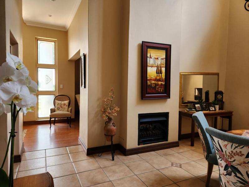 5 Bedroom Property for Sale in Moreleta Park Gauteng