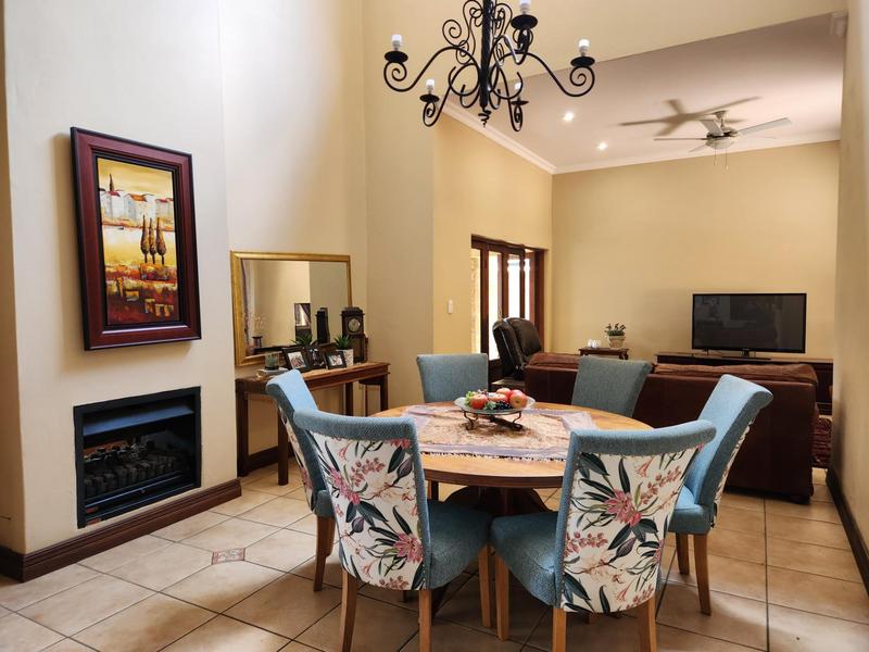 5 Bedroom Property for Sale in Moreleta Park Gauteng