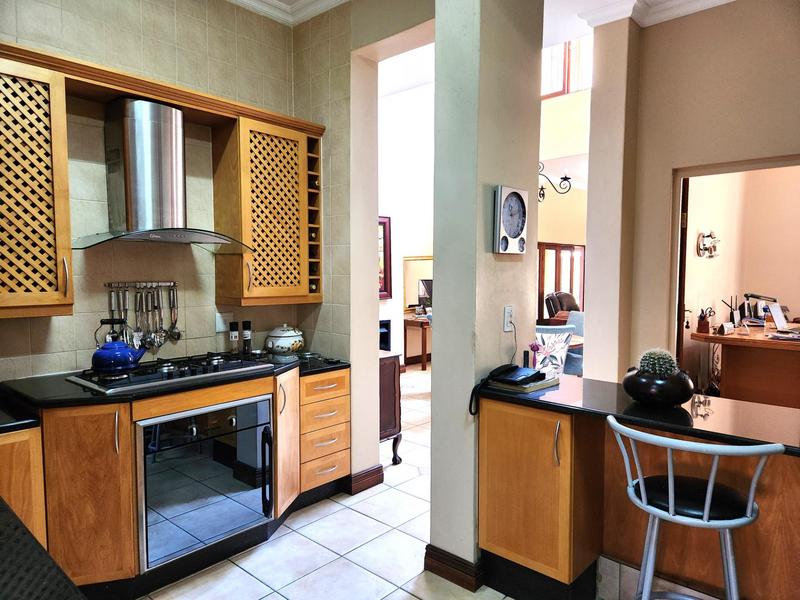5 Bedroom Property for Sale in Moreleta Park Gauteng