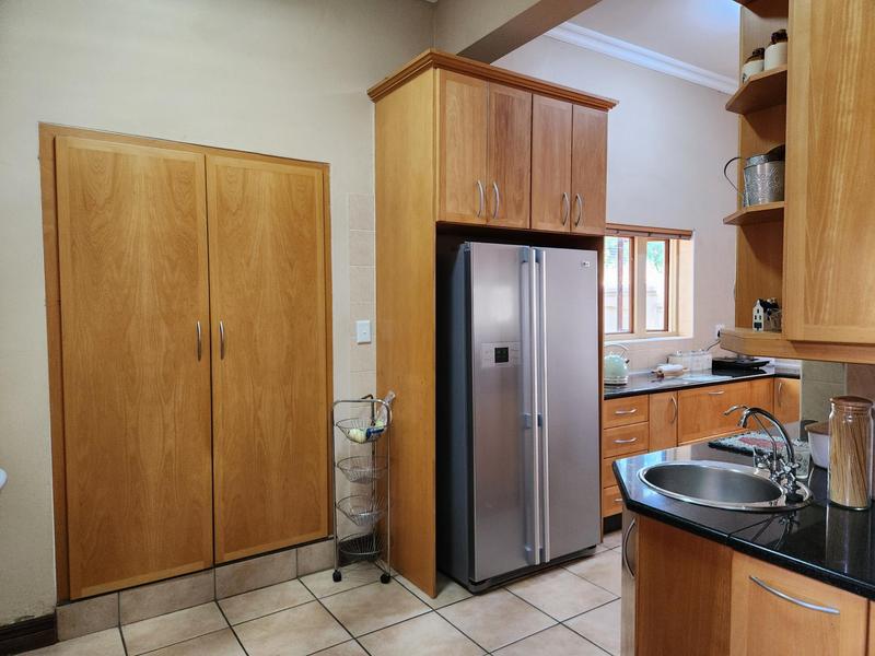 5 Bedroom Property for Sale in Moreleta Park Gauteng