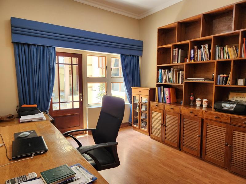 5 Bedroom Property for Sale in Moreleta Park Gauteng