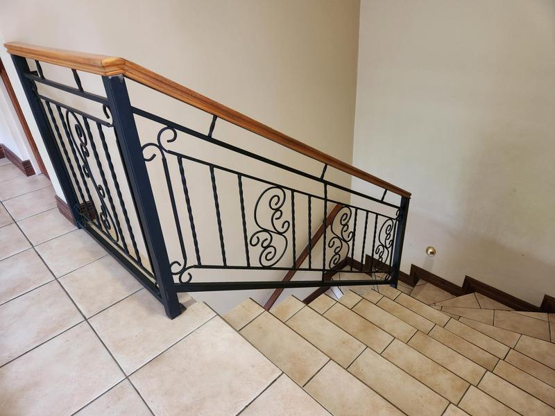 5 Bedroom Property for Sale in Moreleta Park Gauteng