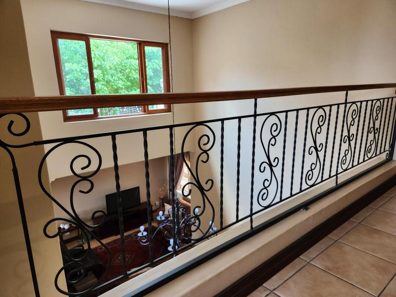5 Bedroom Property for Sale in Moreleta Park Gauteng