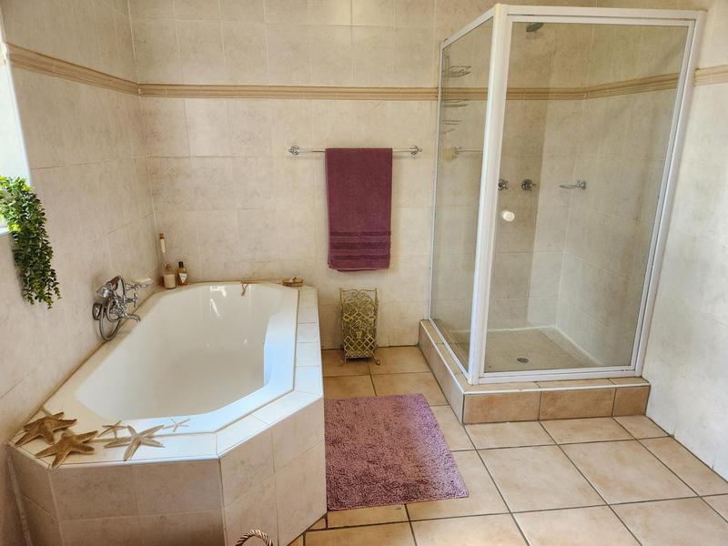 5 Bedroom Property for Sale in Moreleta Park Gauteng