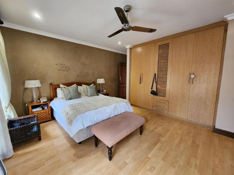 5 Bedroom Property for Sale in Moreleta Park Gauteng