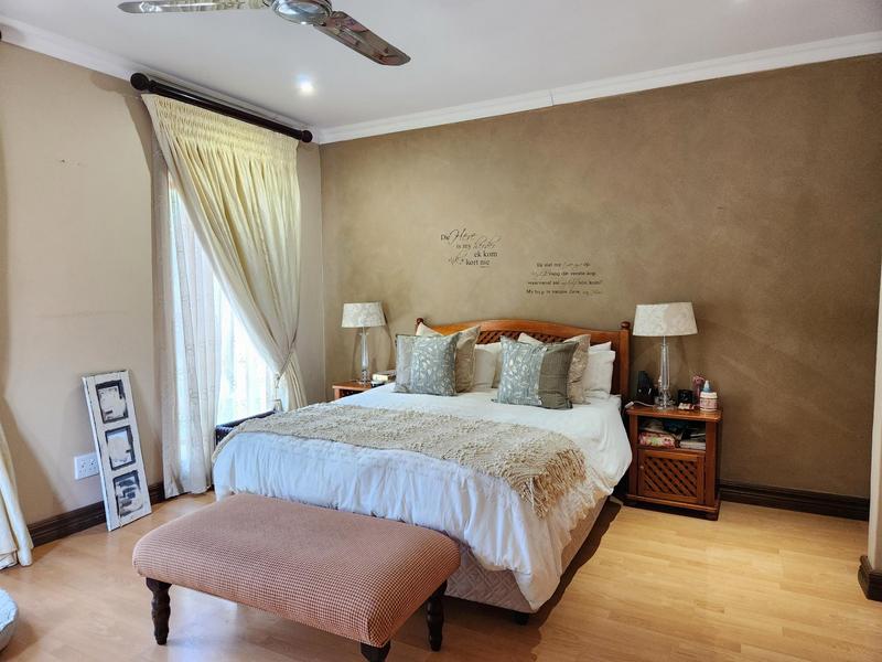 5 Bedroom Property for Sale in Moreleta Park Gauteng