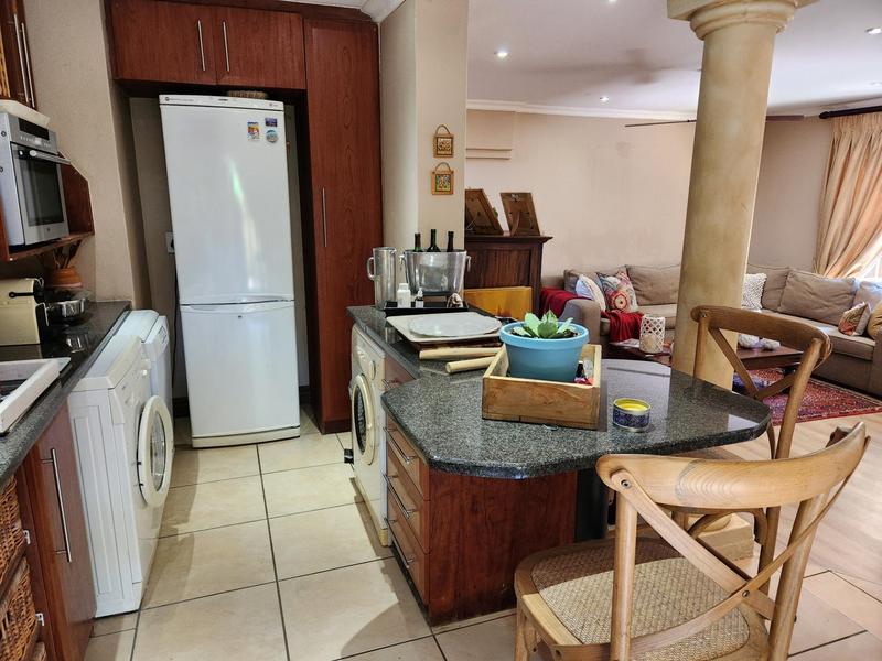 5 Bedroom Property for Sale in Moreleta Park Gauteng