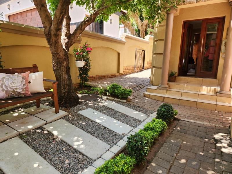 5 Bedroom Property for Sale in Moreleta Park Gauteng